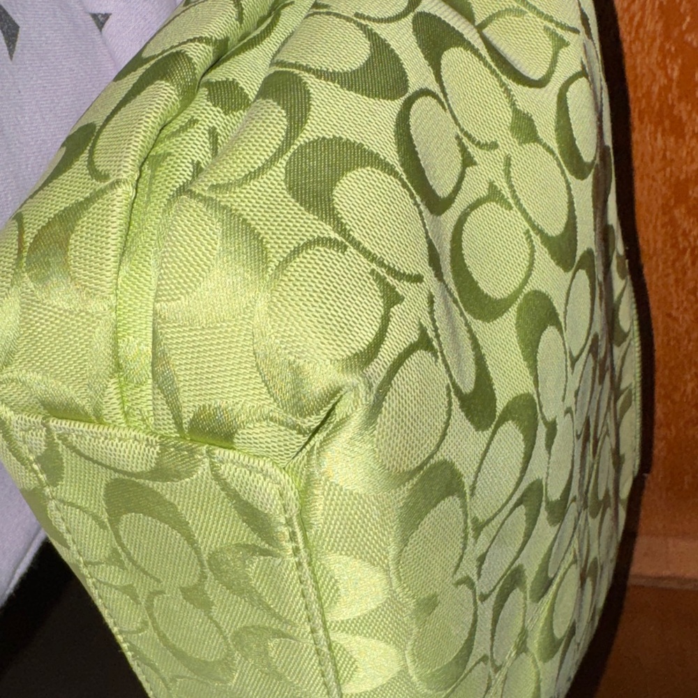 🍋‍🟩💚☀️🕶️Coach Lime Green Signature Shoulder Bag - Picture 6 of 13